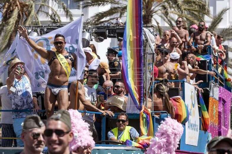 Imagen de archivo de la Semana del Orgullo Gay de Maspalomas (Foto Efe / Ángel Medina G.)
